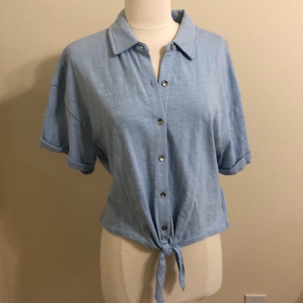 Splendid Cotton Button‎ Front Tie Waist Cropped Tee in Baby Blue Size M